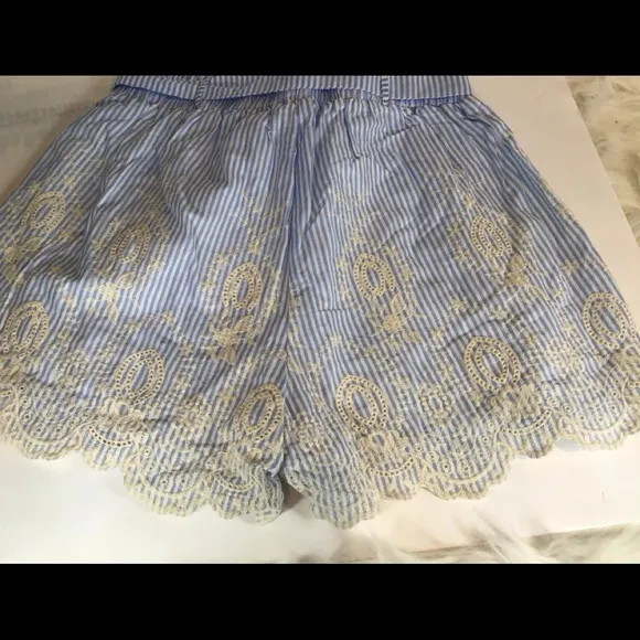 BLUE LIFE SHORTS SEERSUCKER LACE BELTED NWT SZ MED