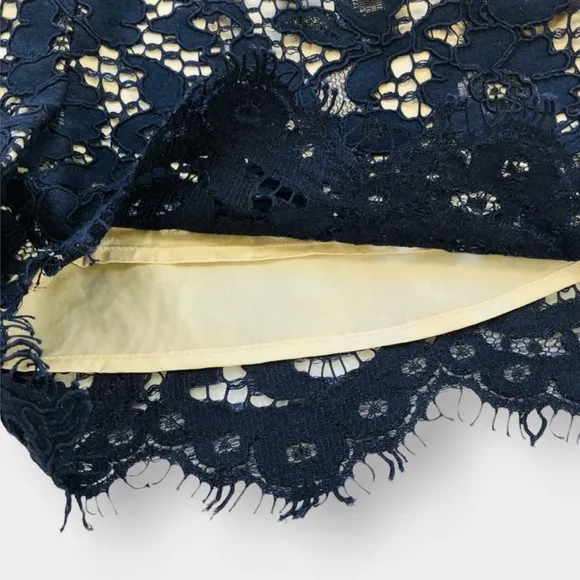 GOEN.J, Lace Shorts, Size 4