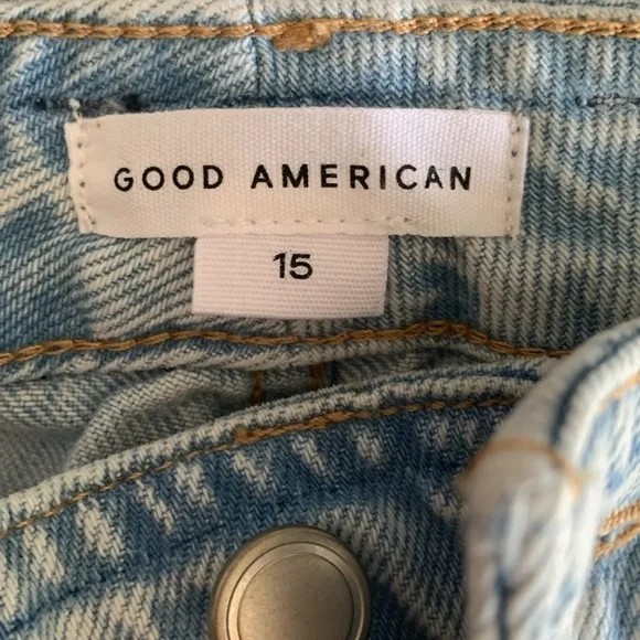 Good American Denim Light Wash Shorts Size 15