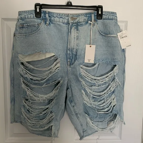 Good American Denim Light Wash Shorts Size 15