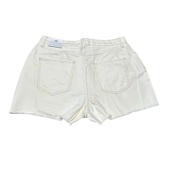 House of Harlow Cream High Rise Mom Short