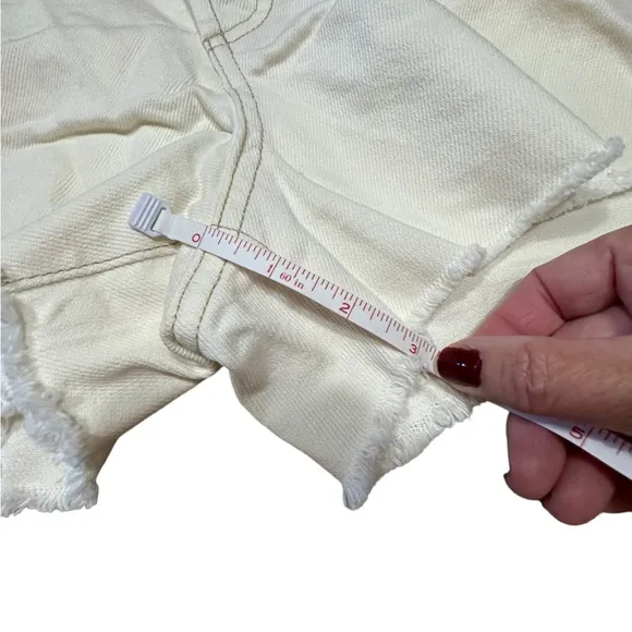 House of Harlow Cream High Rise Mom Short