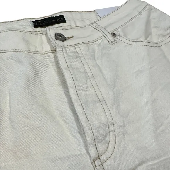 House of Harlow Cream High Rise Mom Short
