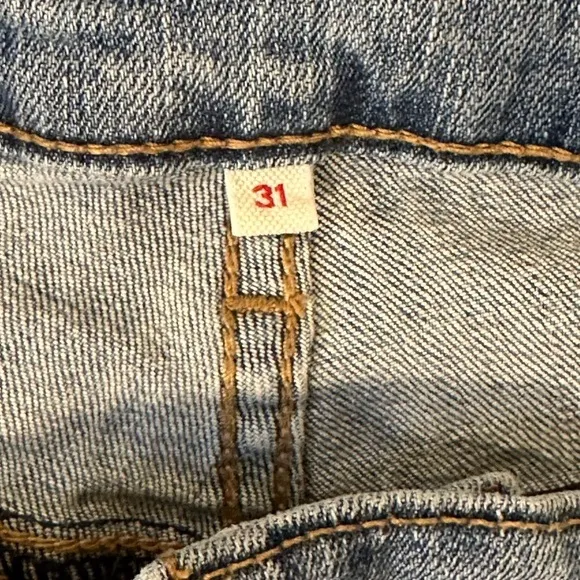 Levi’s Blue Jean Shorts Medium Wash Women’s Size 31.
