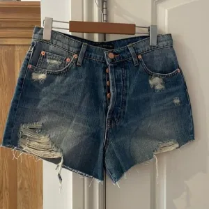 Modern American east side high waist cut off denim shorts in Durango