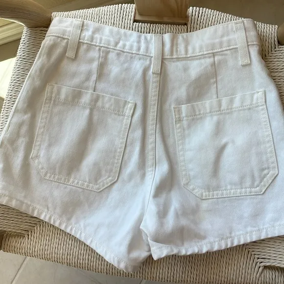 Nili Lotan Mollie button fly shorts size 24 100% cotton creamy white