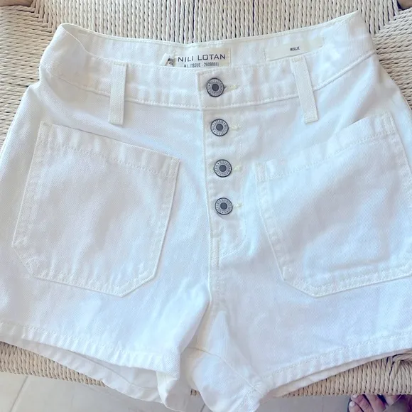 Nili Lotan Mollie button fly shorts size 24 100% cotton creamy white