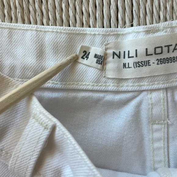Nili Lotan Mollie button fly shorts size 24 100% cotton creamy white