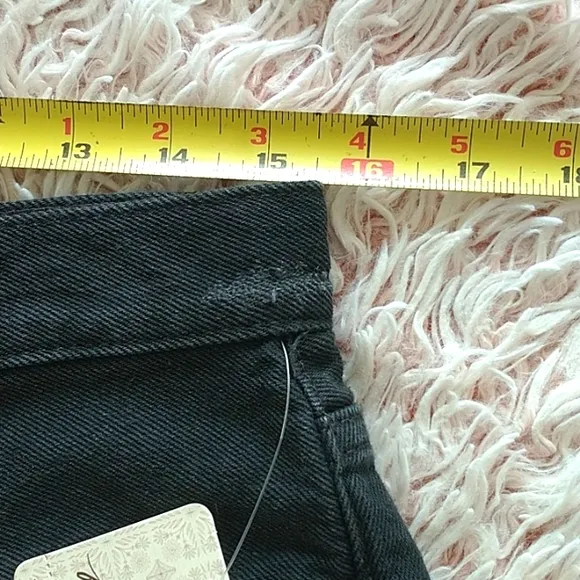 🖤NWT WE THE FREE/Free People distressed denim shorts