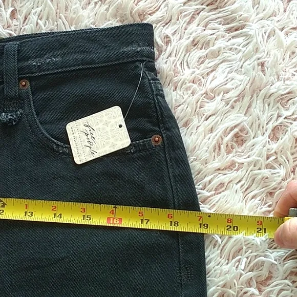 🖤NWT WE THE FREE/Free People distressed denim shorts