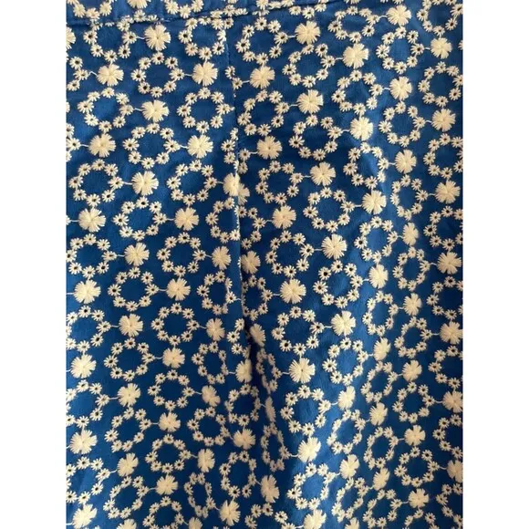 Skies Are Blue Embroidered Women’s Shorts size L NWT 100% Cotton