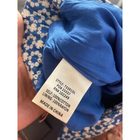 Skies Are Blue Embroidered Women’s Shorts size L NWT 100% Cotton