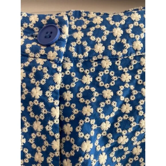 Skies Are Blue Embroidered Women’s Shorts size L NWT 100% Cotton