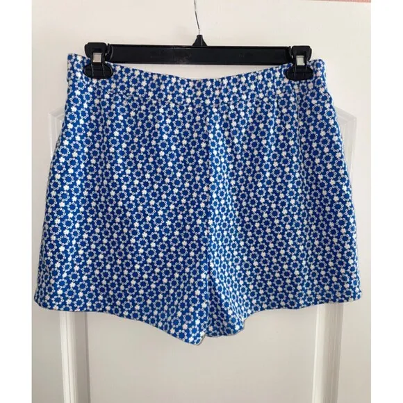 Skies Are Blue Embroidered Women’s Shorts size L NWT 100% Cotton